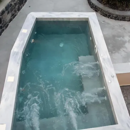 Karpimo Vineyard With Heated Pool