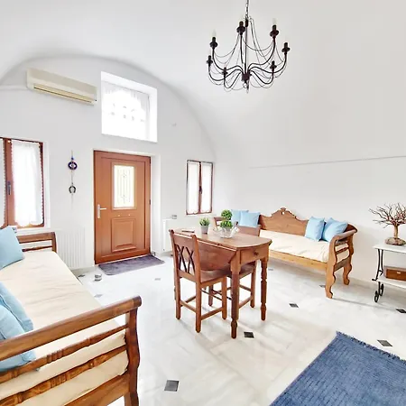 Karpimo Vineyard With Heated Pool Holiday home *